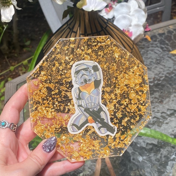 Star Wars Storm Trooper Pin Up Girl Cartoon Resin Display Art & Mini Easel - Picture 9 of 15